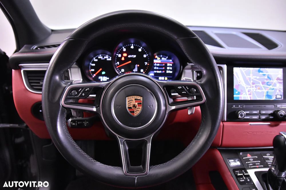 Porsche Macan - 16
