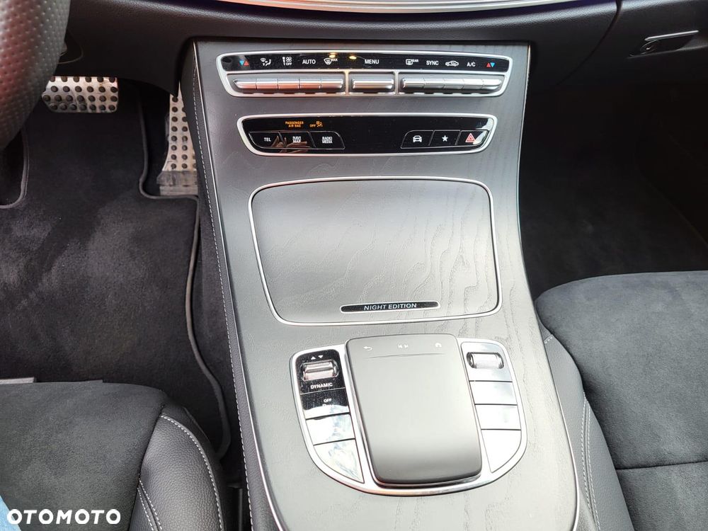 Mercedes-Benz Klasa E 220 d 4-Matic - 22