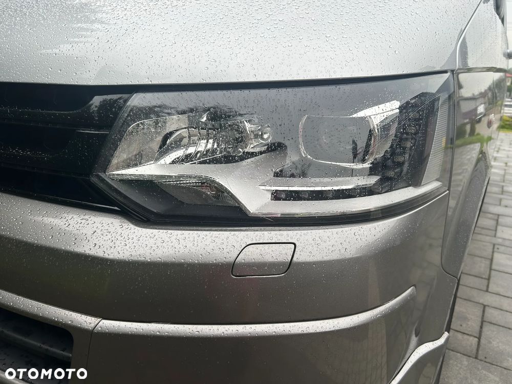 Volkswagen Caravelle - 7