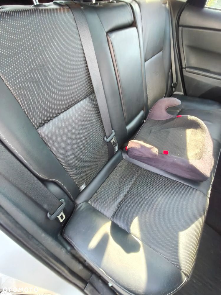 Toyota Auris Hybrid 135 Prestige - 11