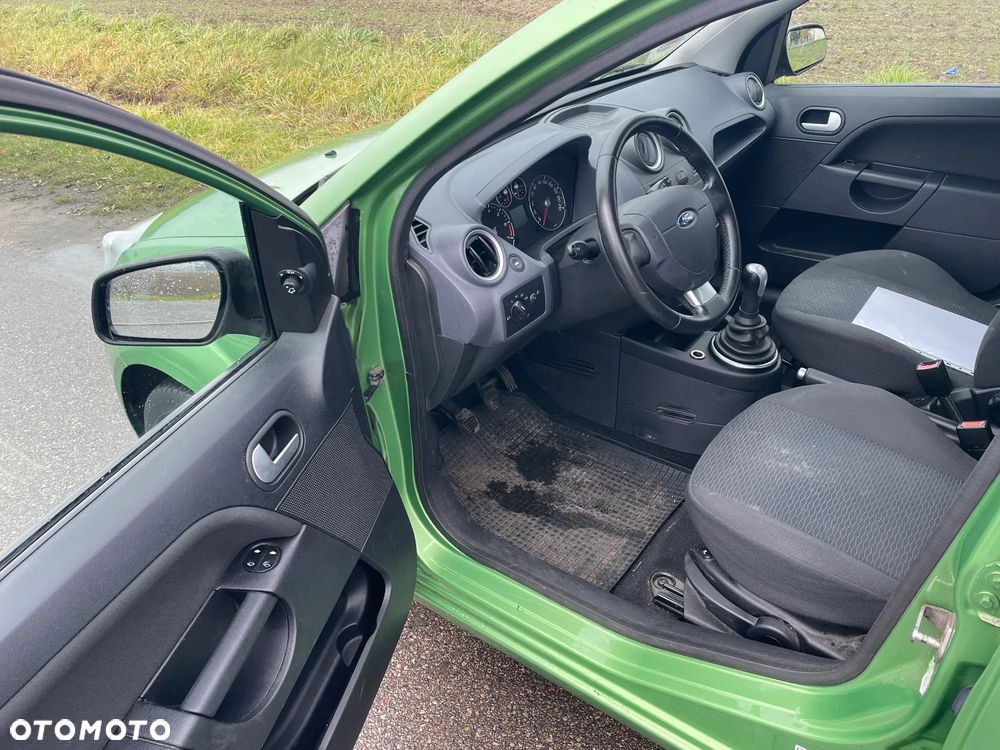 Ford Fiesta 1.4 Ambiente - 9