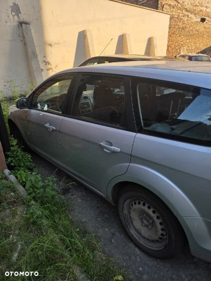 Ford Focus 1.8 TDCi Ambiente - 9