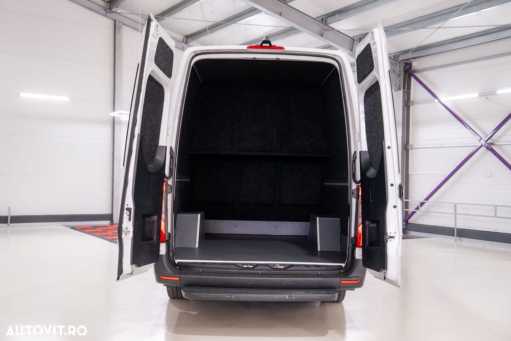 Mercedes-Benz Sprinter - 14