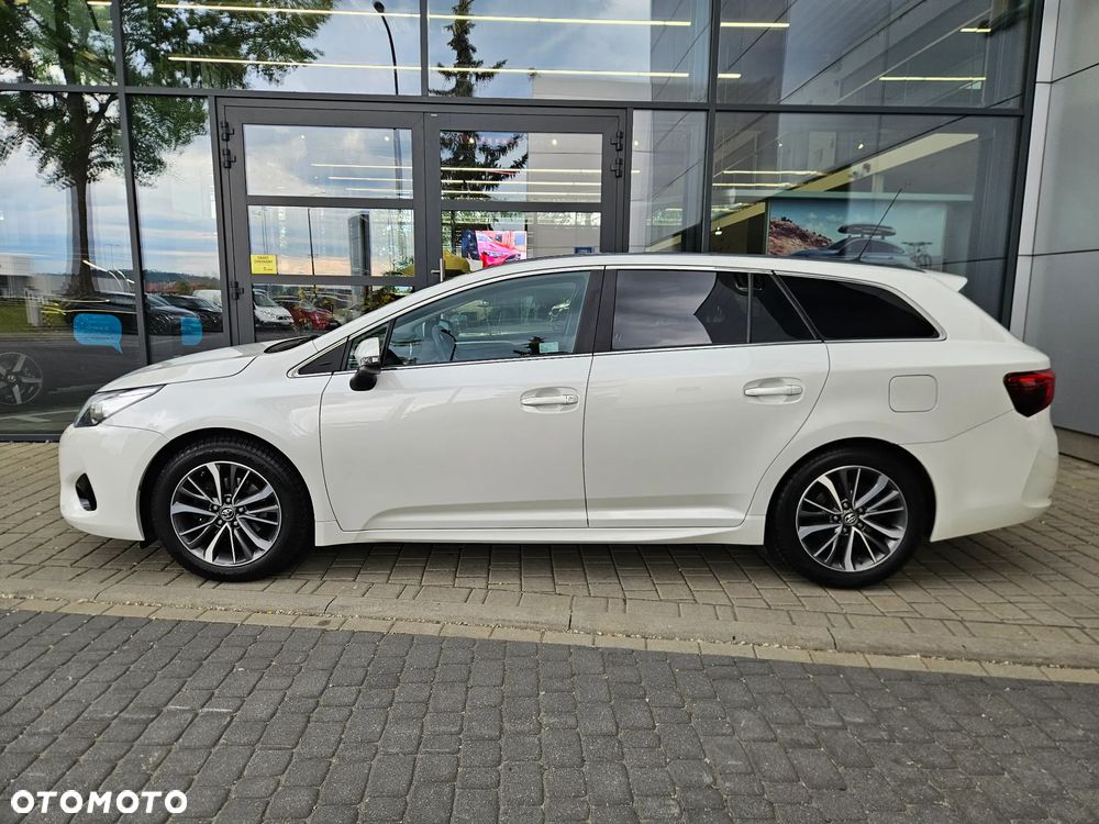 Toyota Avensis 1.8 Prestige MS - 2