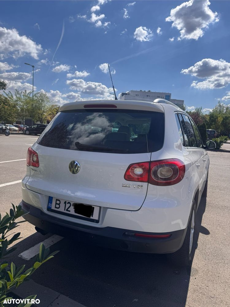 Volkswagen Tiguan - 12