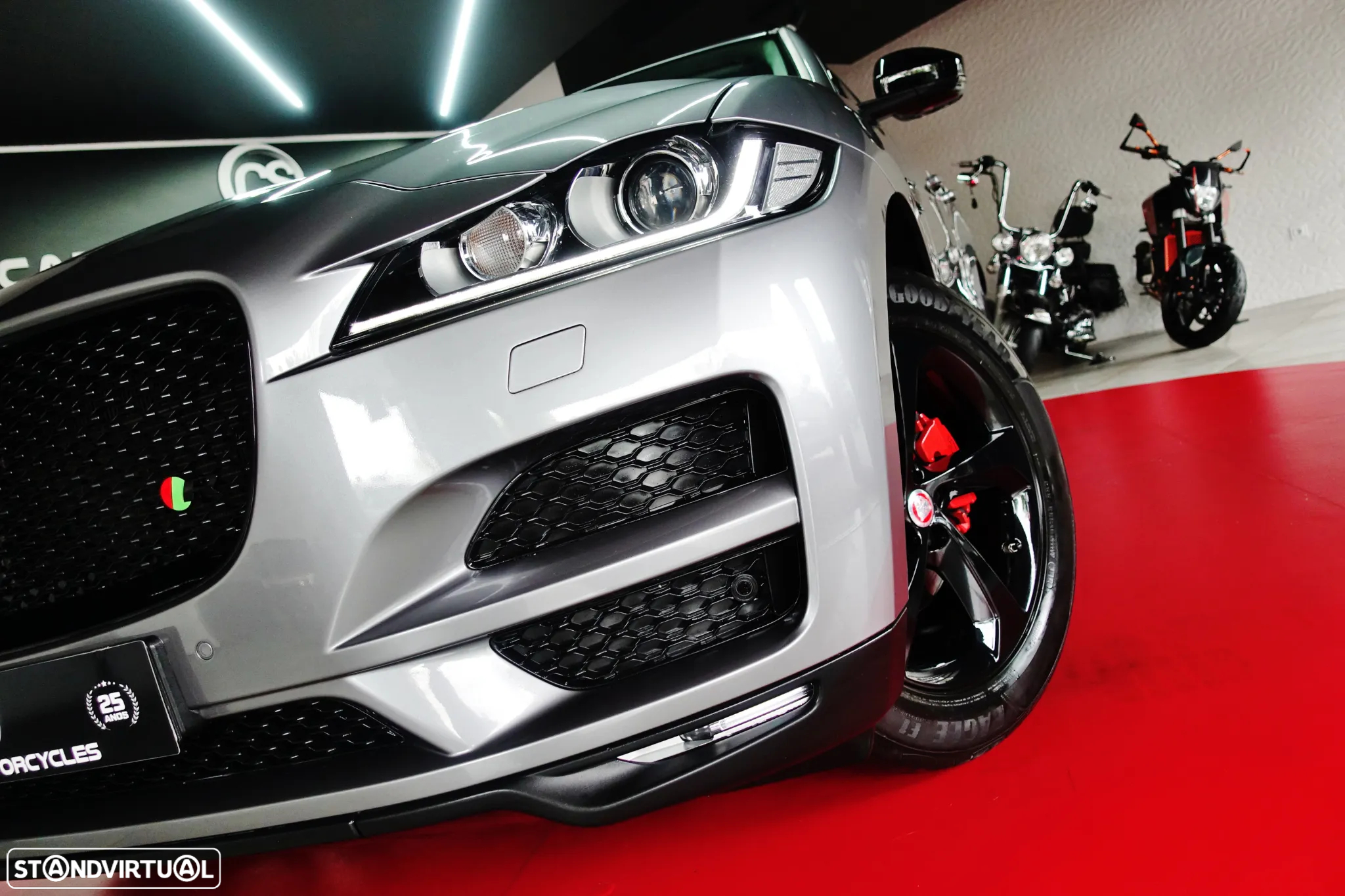 Jaguar F-Pace 2.0 i4D R-Sport Aut. - 12