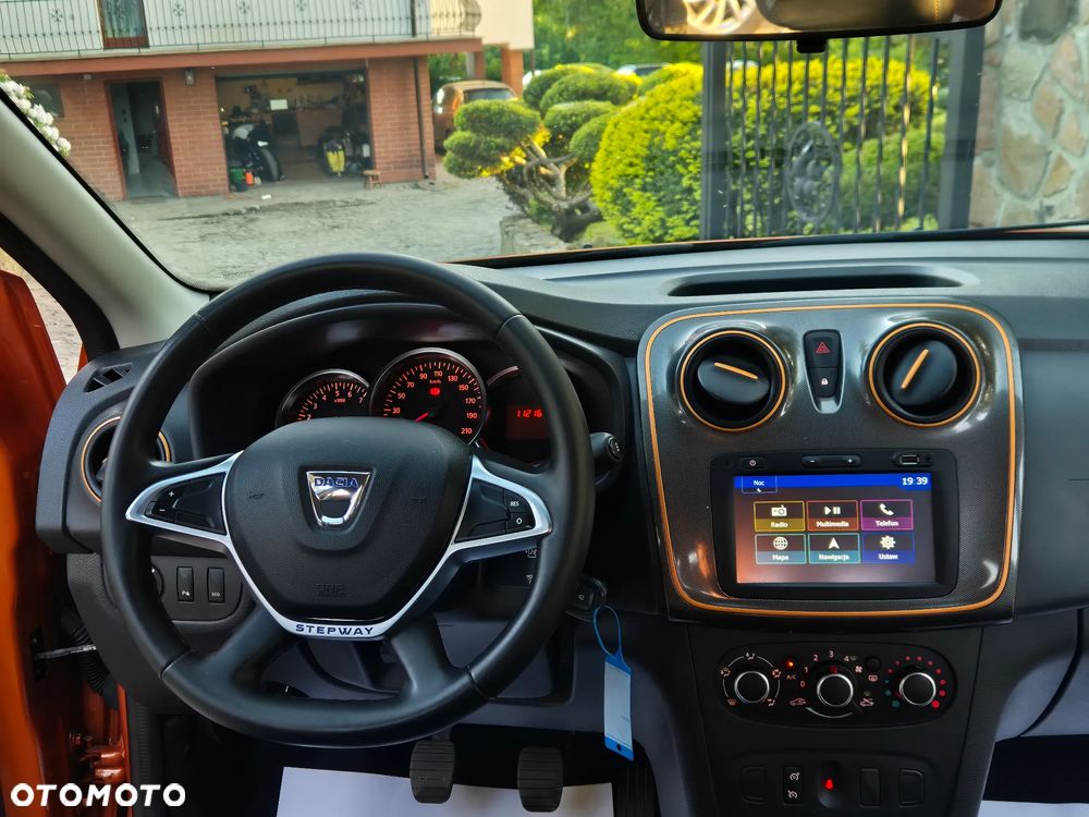 Dacia Sandero TCe 90 Celebration - 25