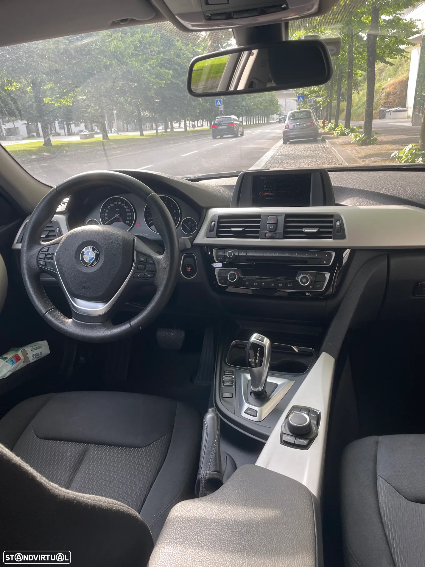 BMW 330 e iPerformance - 9
