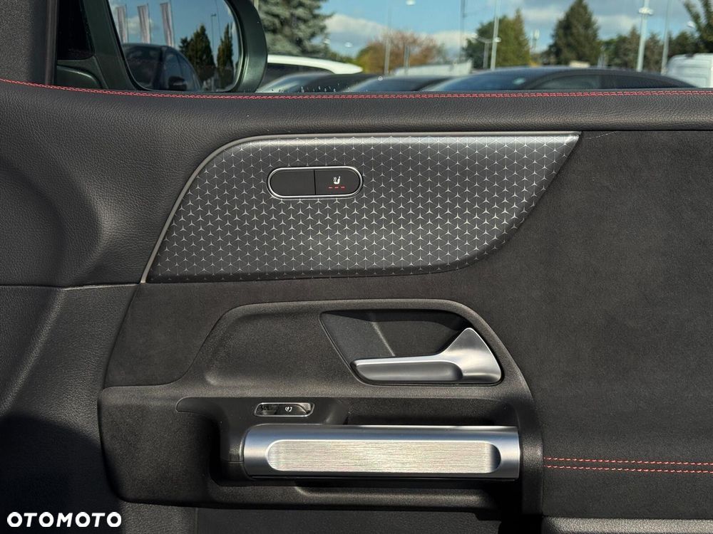 Mercedes-Benz GLB 200 AMG Line 7G-DCT - 27