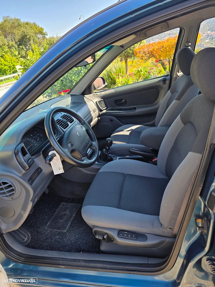 Renault Laguna 1.8 RXE - 6