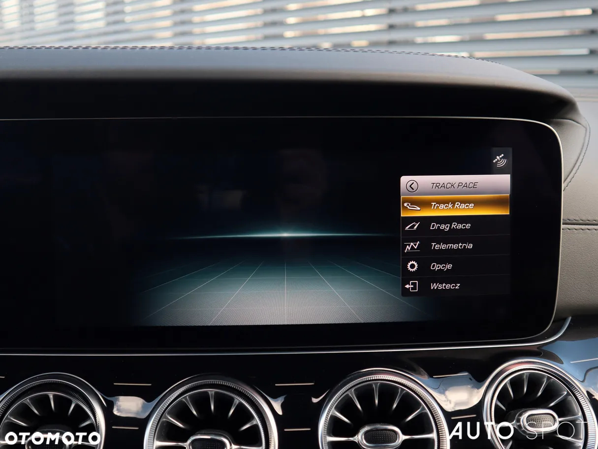 Mercedes-Benz CLS - 38