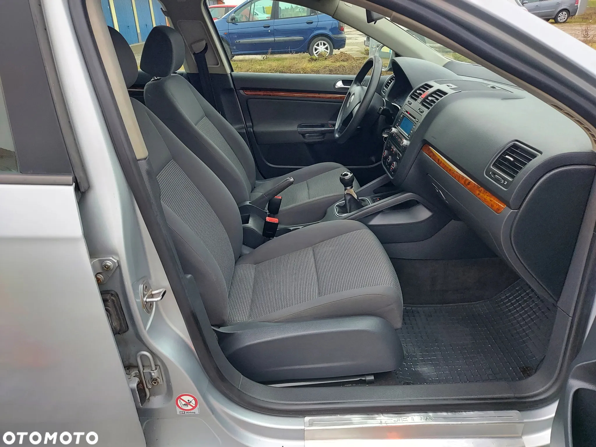 Volkswagen Jetta 1.6 Comfortline - 5