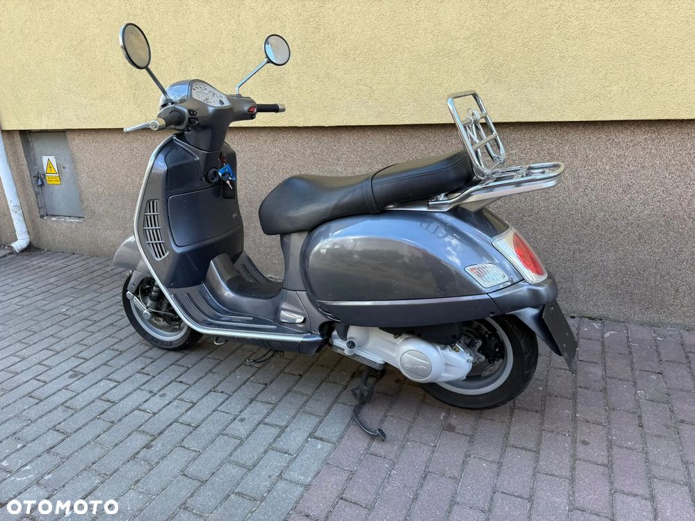 Vespa Grantourismo - 10