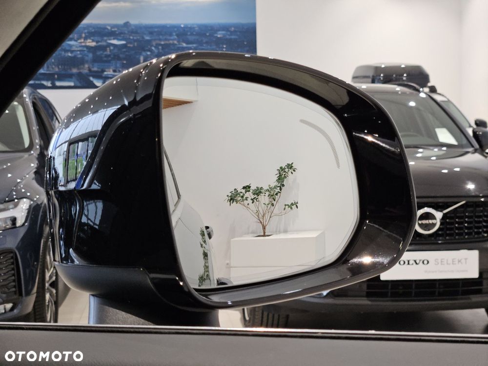 Volvo XC 90 - 9