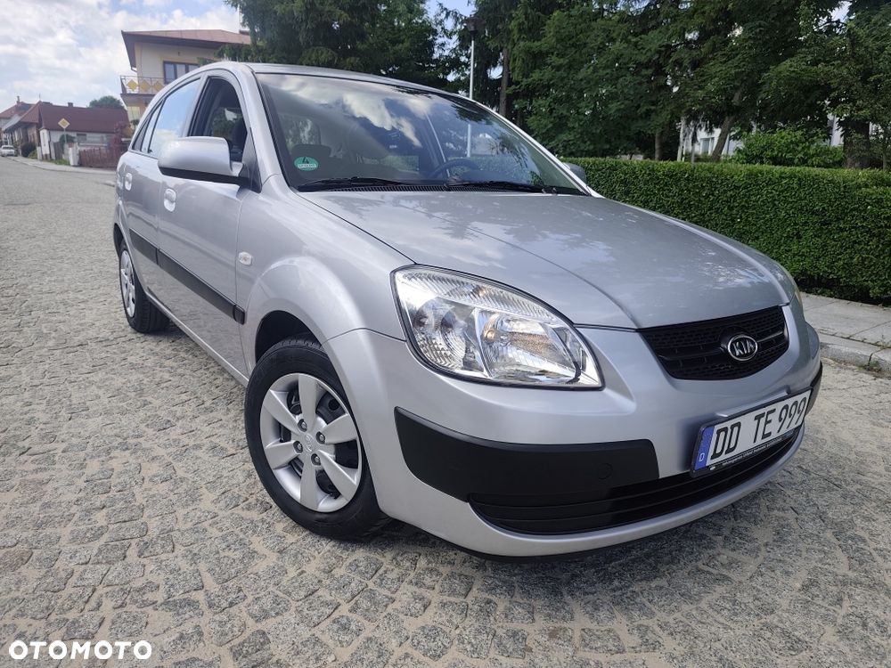 Kia Rio - 1