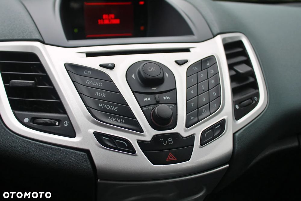 Ford Fiesta 1.25 Ambiente - 25