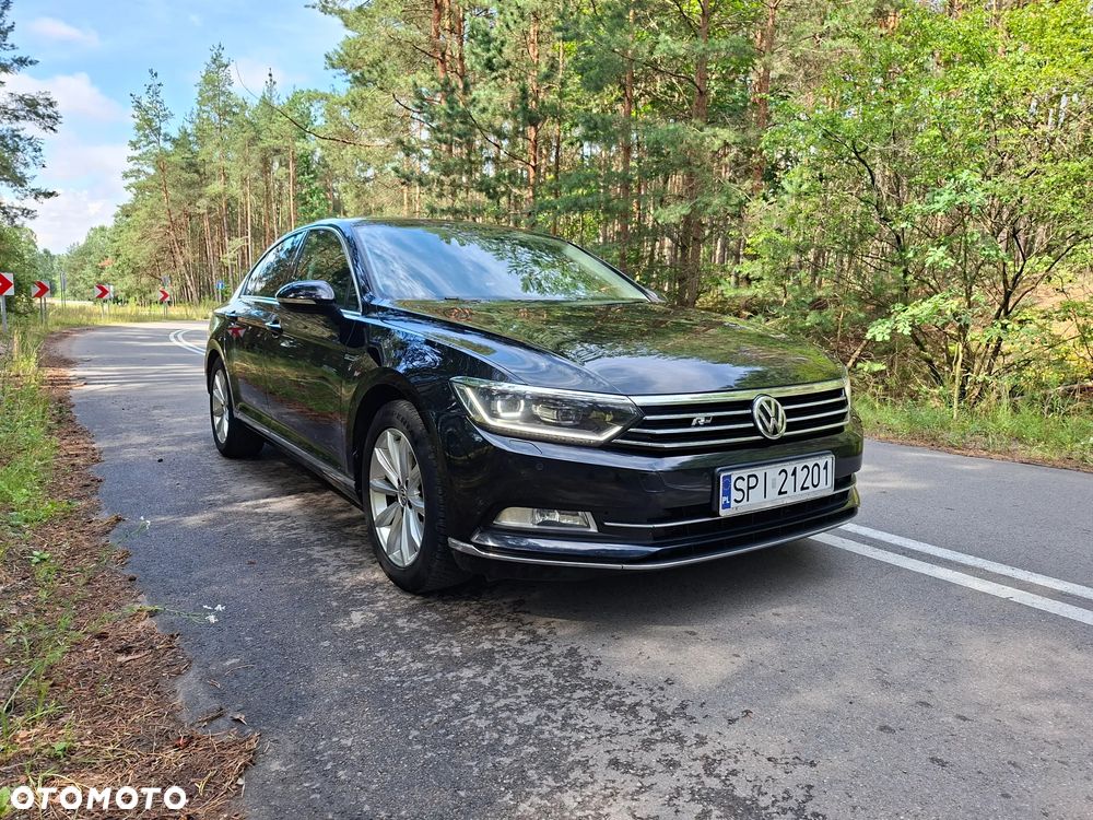 Volkswagen Passat - 1