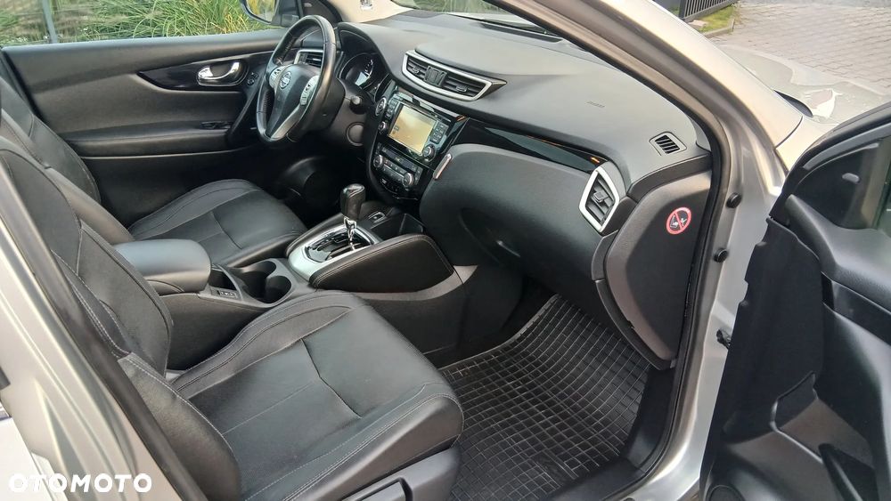 Nissan Qashqai 1.6 DCi Xtronic TEKNA - 22
