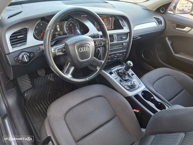 Audi A4 Avant 2.0 TDI Advance - 28