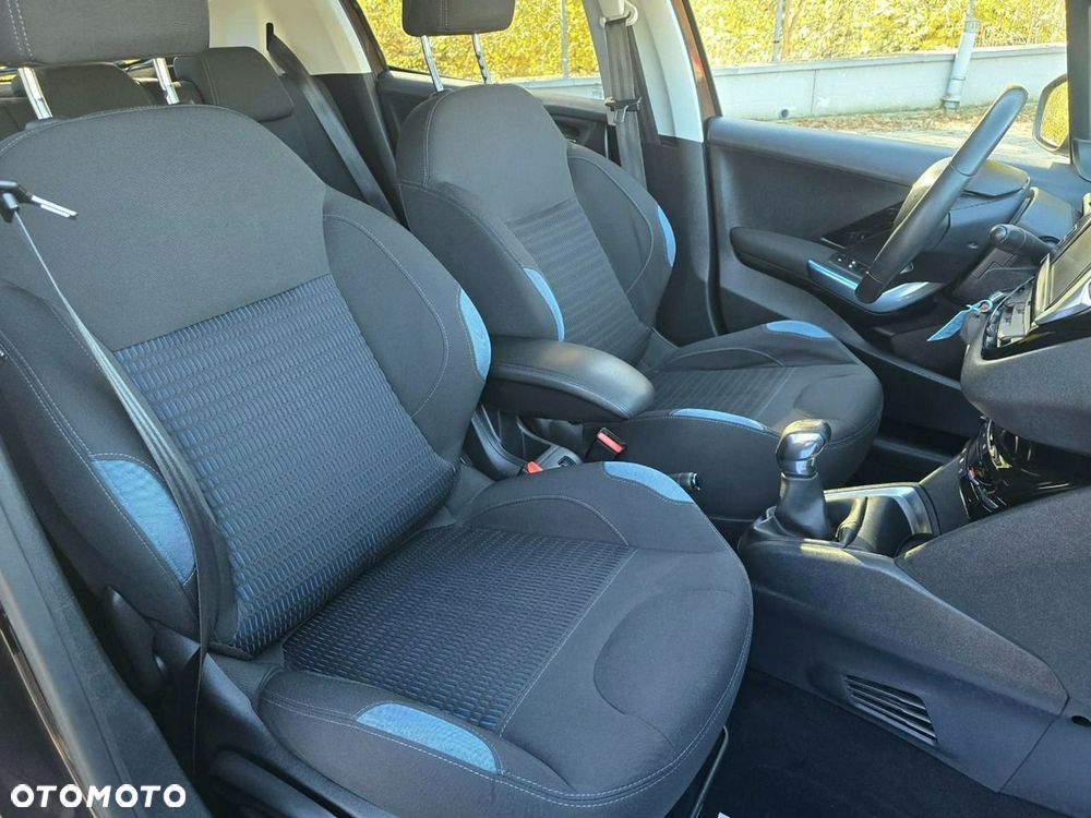 Peugeot 208 2013