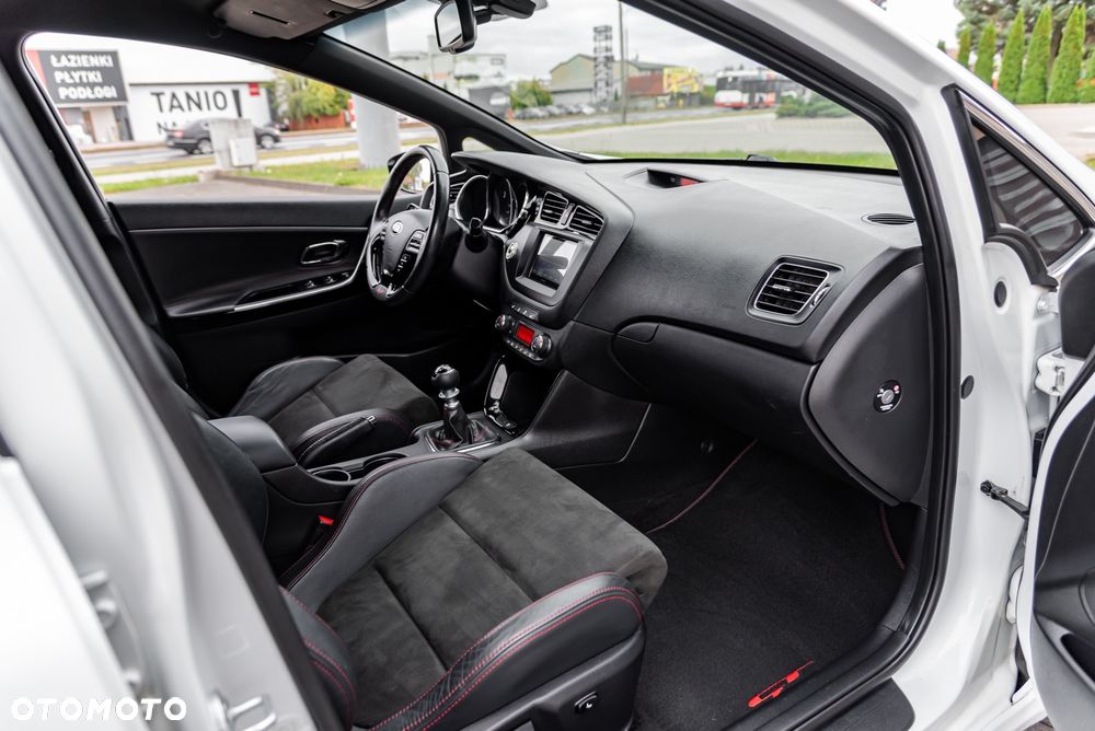 Kia Ceed 1.6 T-GDI GT L - 23