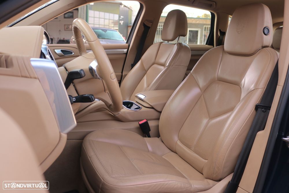 Porsche Cayenne S Hybrid - 9
