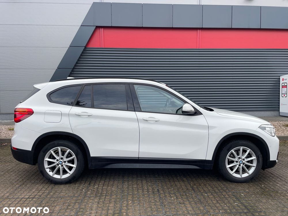 BMW X1 sDrive18i GPF xLine - 9