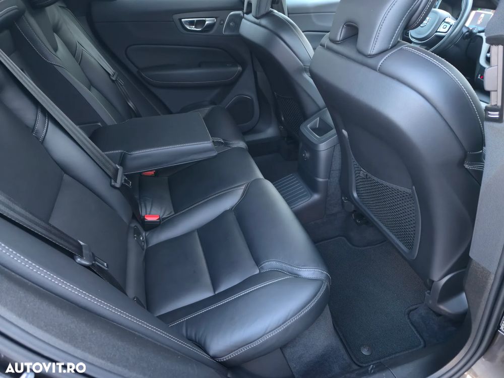 Volvo XC 60 T6 AWD Recharge Geartronic Inscription Expression - 30