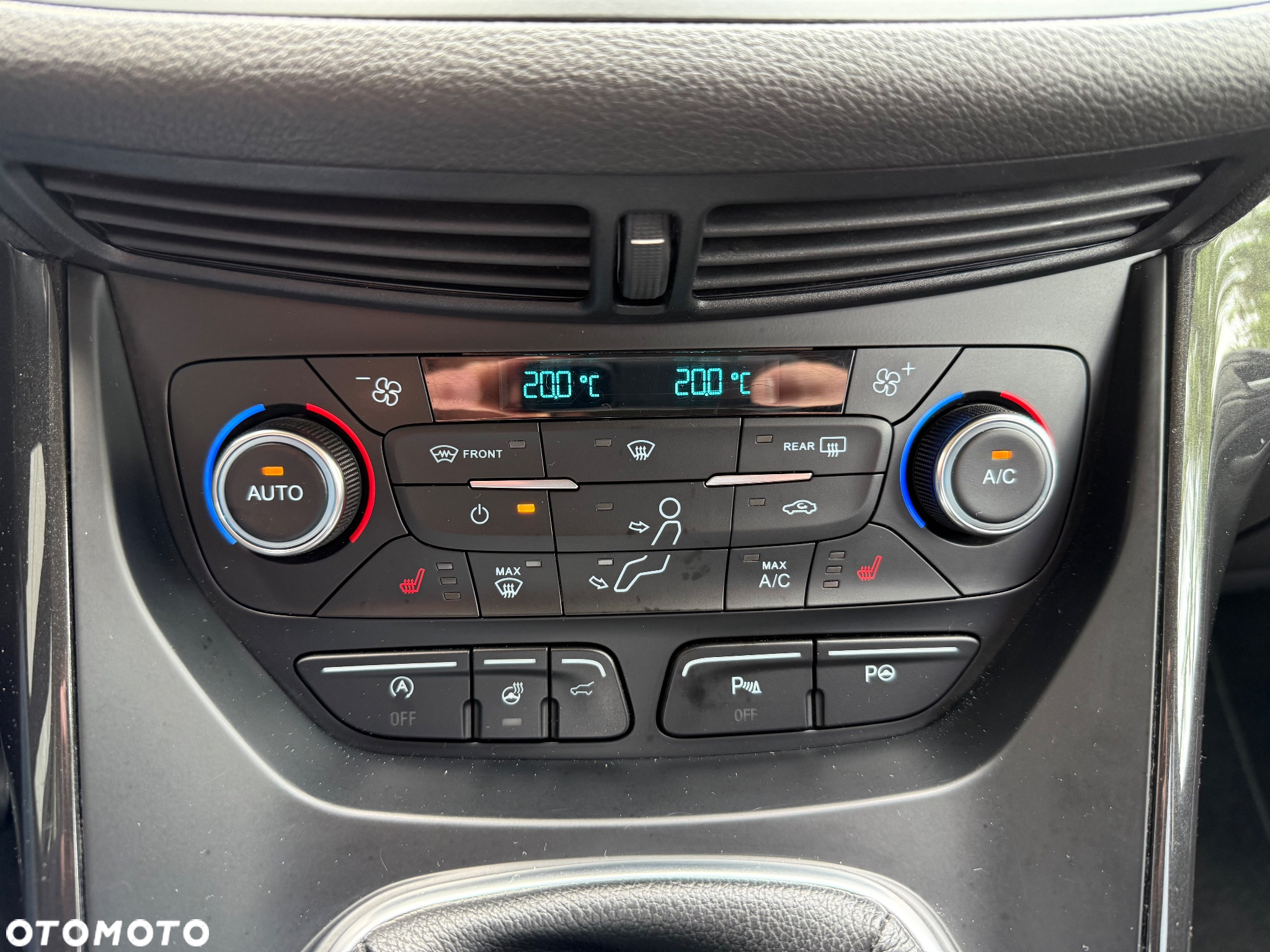 Ford Kuga 1.5 EcoBoost 2x4 Titanium - 23