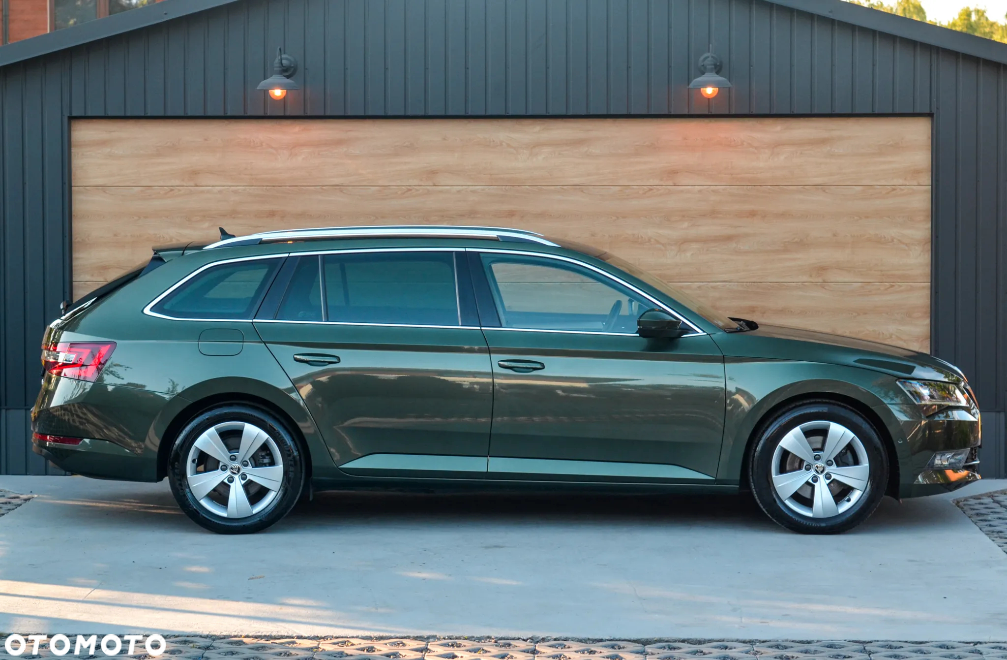 Skoda Superb 2.0 TDI SCR Style DSG - 10