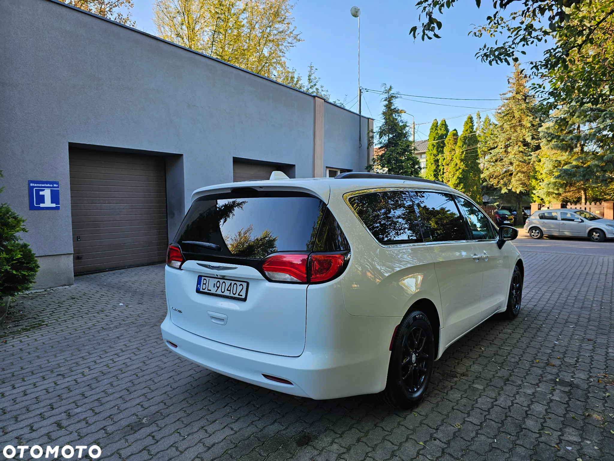 Chrysler Pacifica - 33