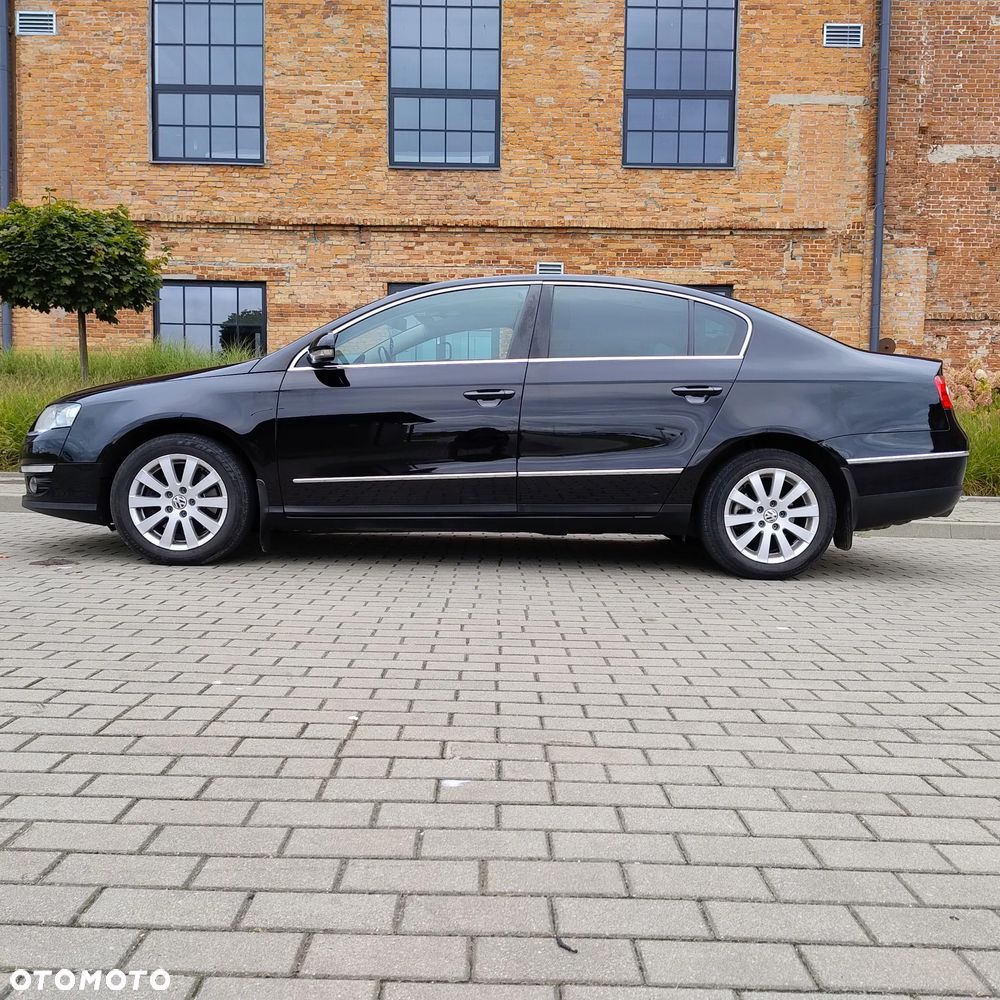 Volkswagen Passat - 17