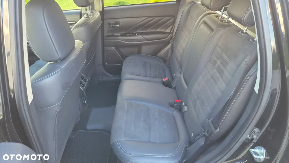 Mitsubishi Outlander 2.4 4WD Diamant - 20