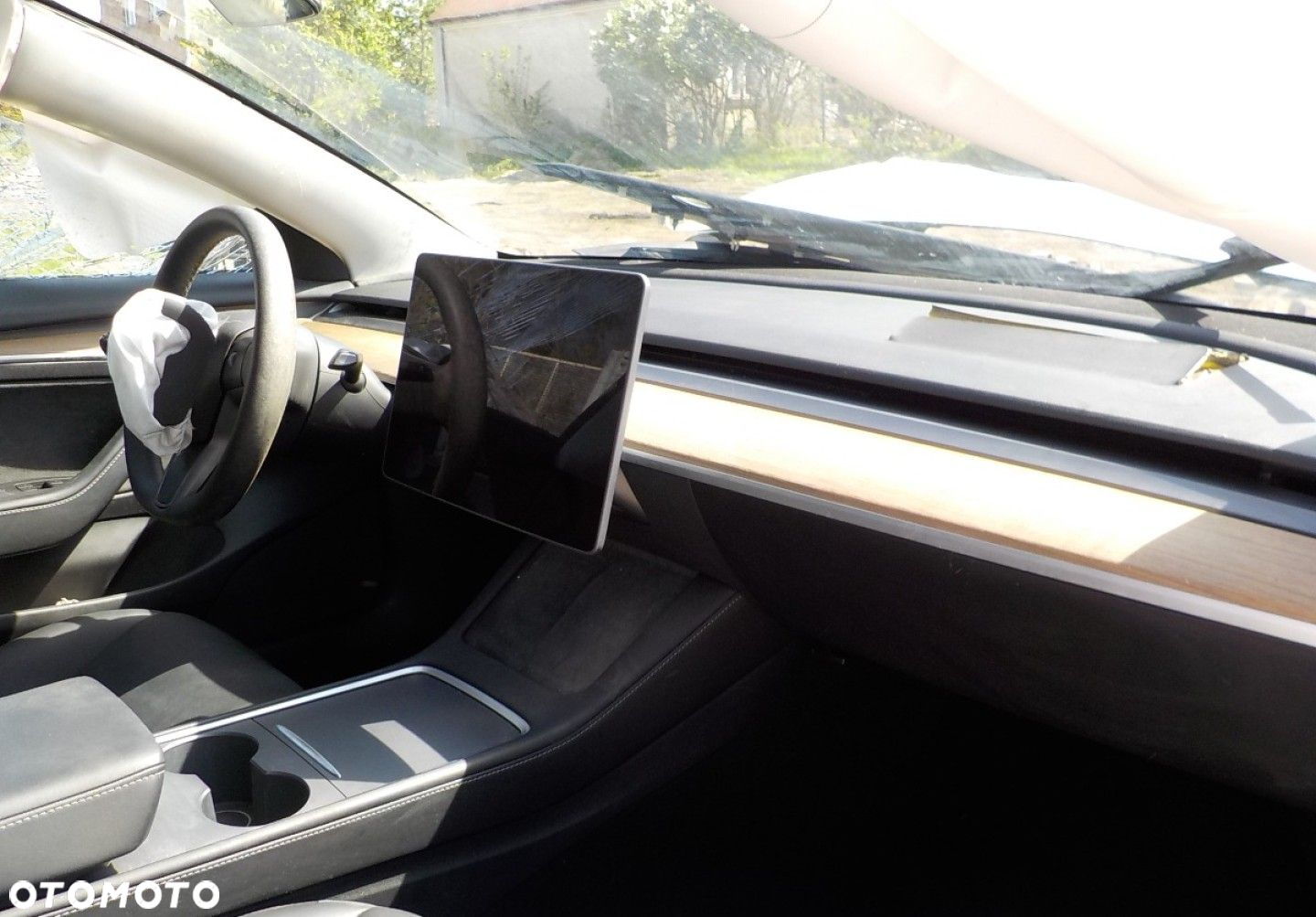 Tesla Model 3 - 16