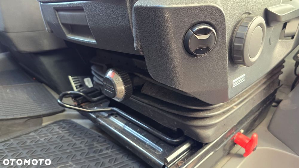 Volkswagen Crafter - 14