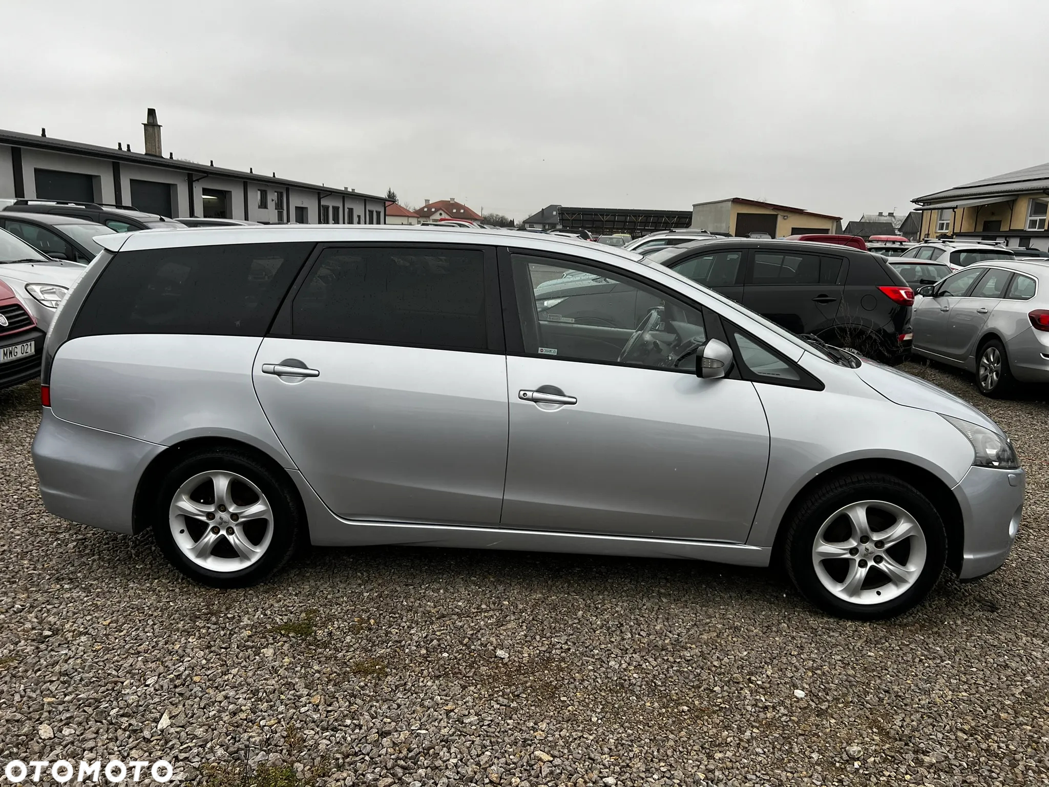 Mitsubishi Grandis 2.4 Intense - 11