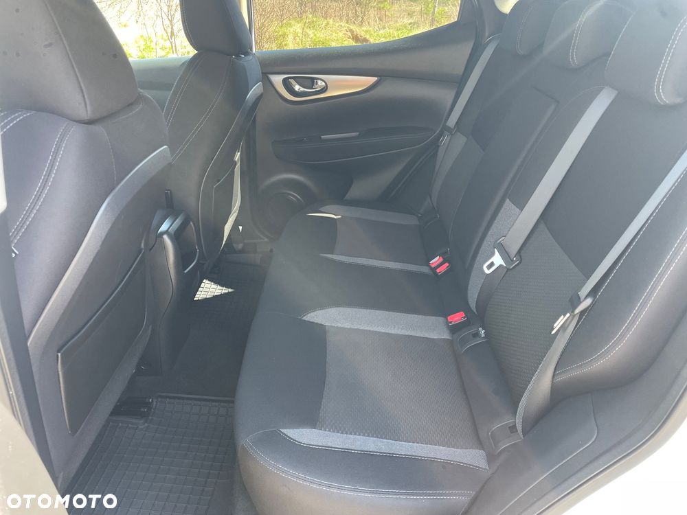 Nissan Qashqai 1.6 DIG-T N-Connecta - 18