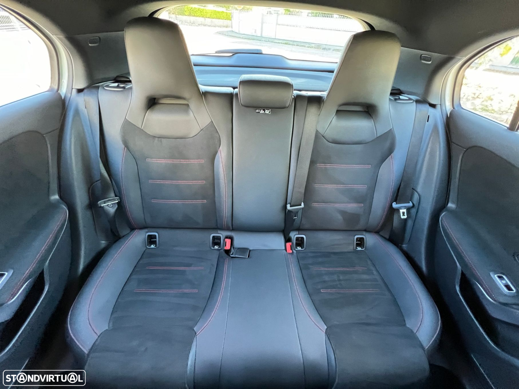 Mercedes-Benz A 180 d AMG Line - 43