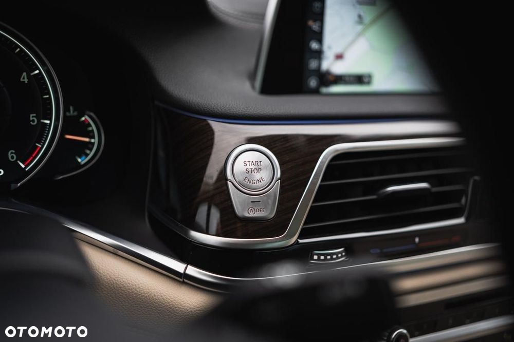 BMW Seria 7 - 29