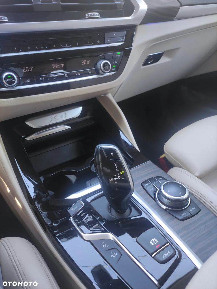 BMW X4 xDrive20i xLine sport - 37