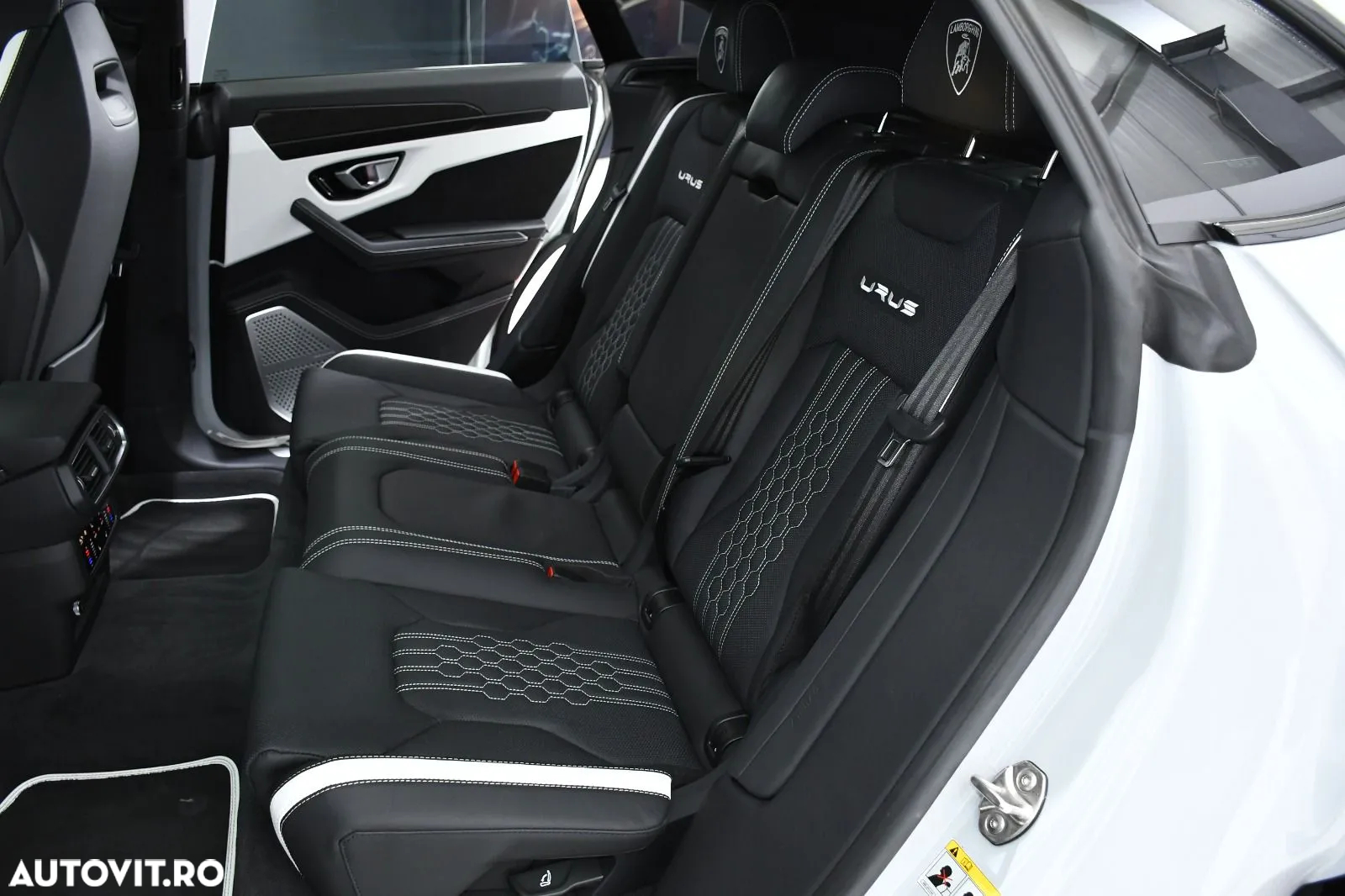 Lamborghini URUS - 21