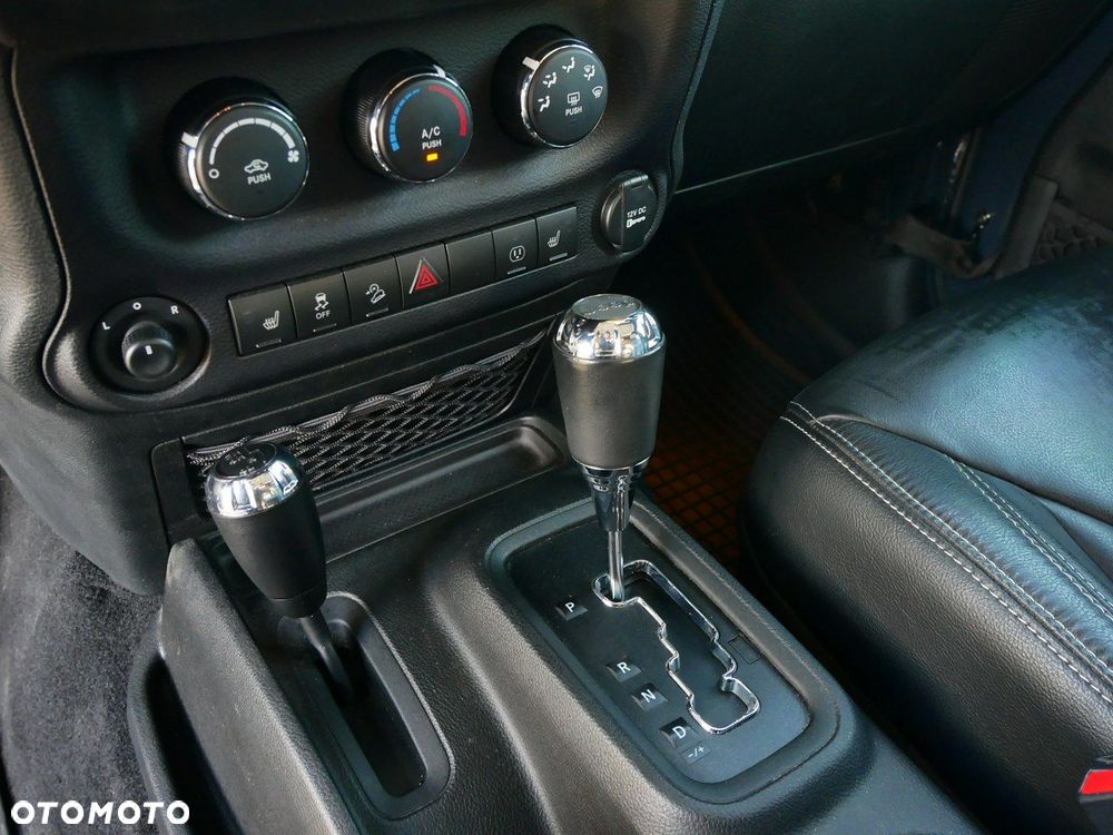 Jeep Wrangler 3.6 Unlim X - 16