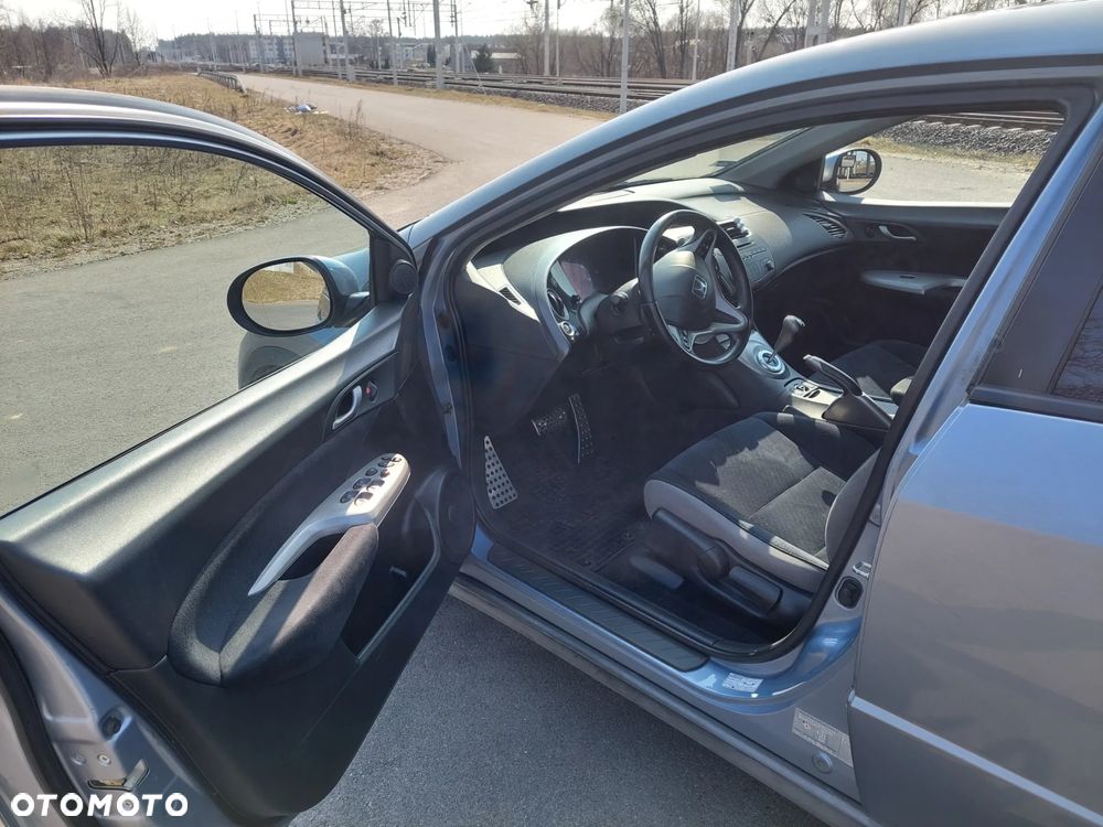 Honda Civic 1.8i-VTEC Automatik Executive - 9