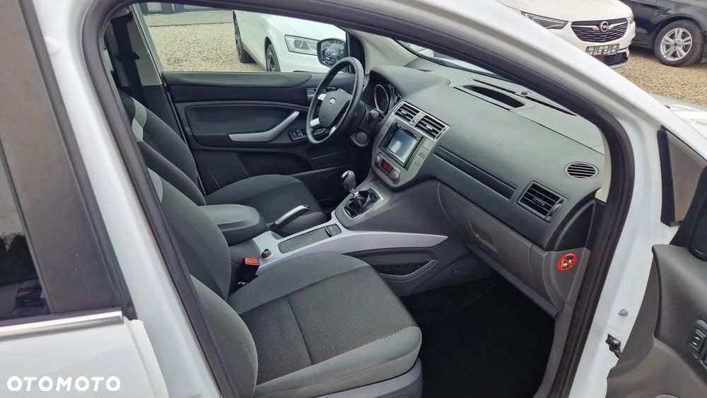 Ford Kuga 2.0 TDCi 2x4 Titanium - 8