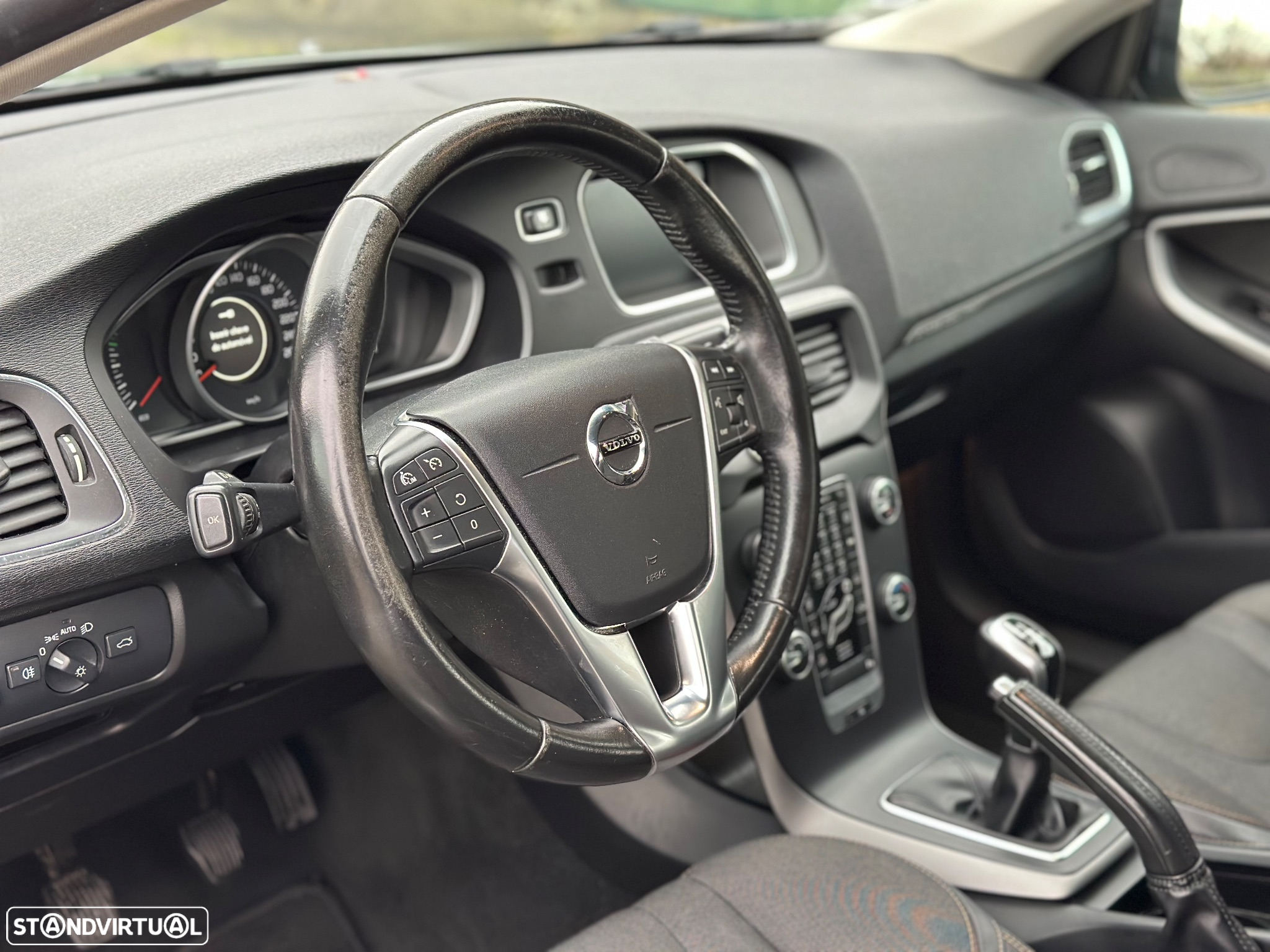 Volvo V40 Cross Country 2.0 D2 Momentum - 10