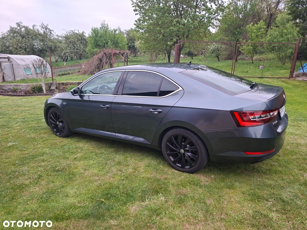 Skoda Superb 2.0 TDI L&K DSG - 2