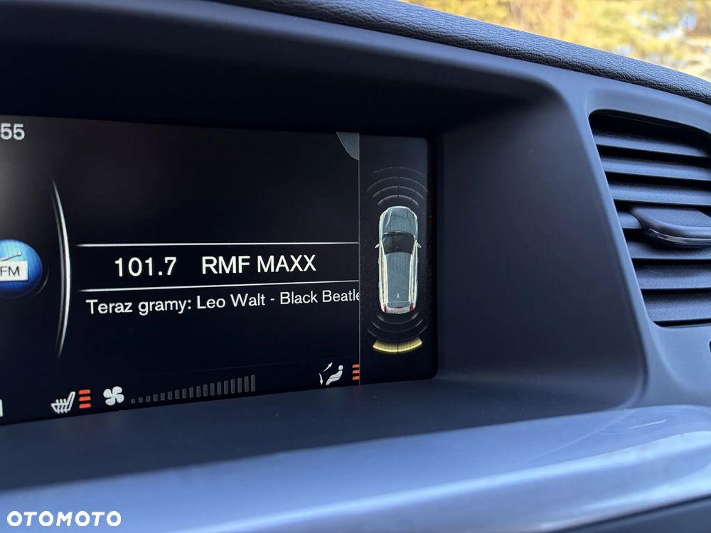 Volvo V60 D4 Geartronic Momentum - 26