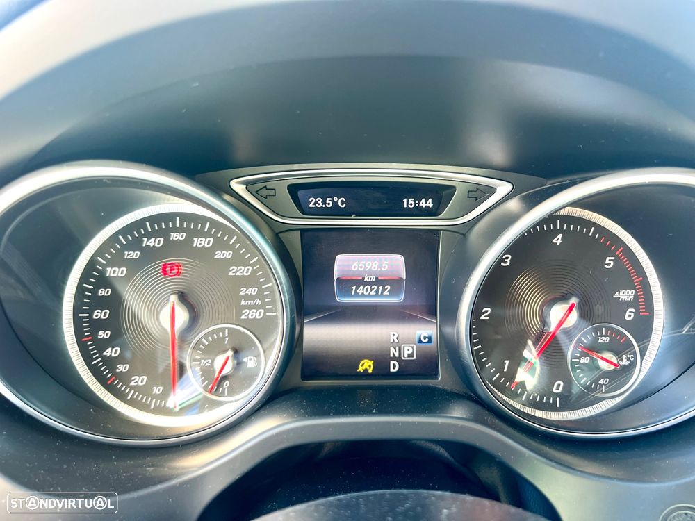 Mercedes-Benz CLA 220 d Shooting Brake AMG Line Aut. - 13