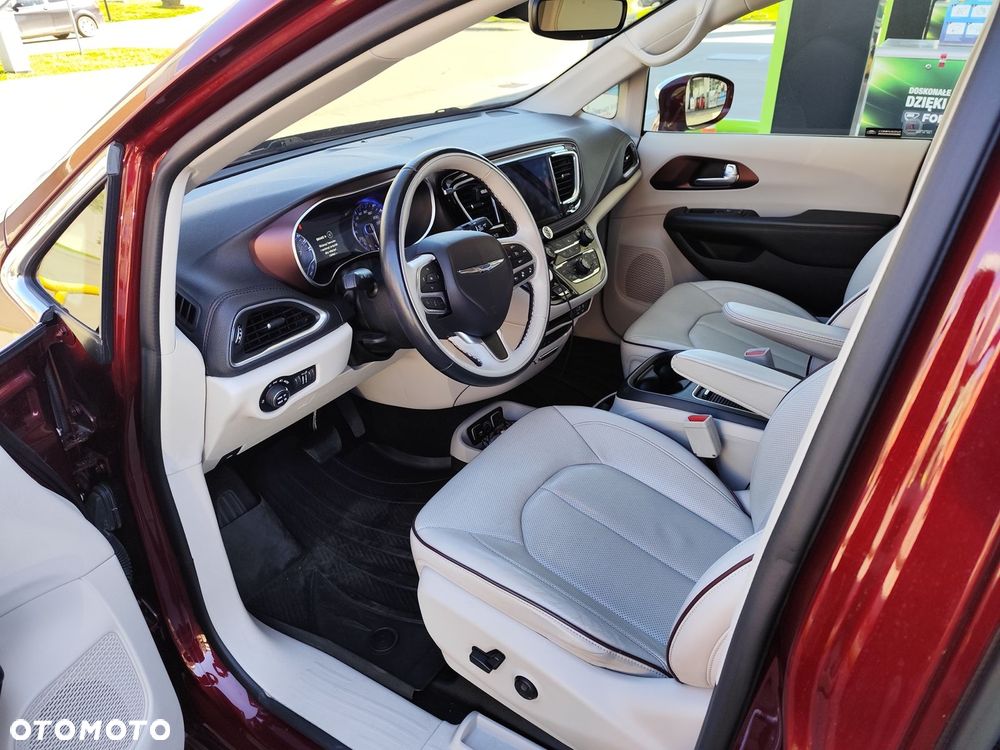 Chrysler Pacifica - 6