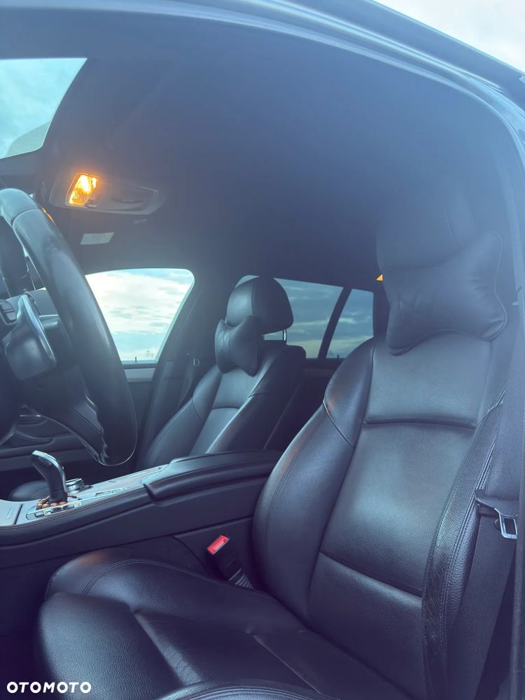BMW Seria 5 525d - 11
